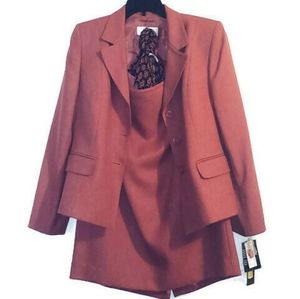 Le Suit 2pc skirt set with scarf